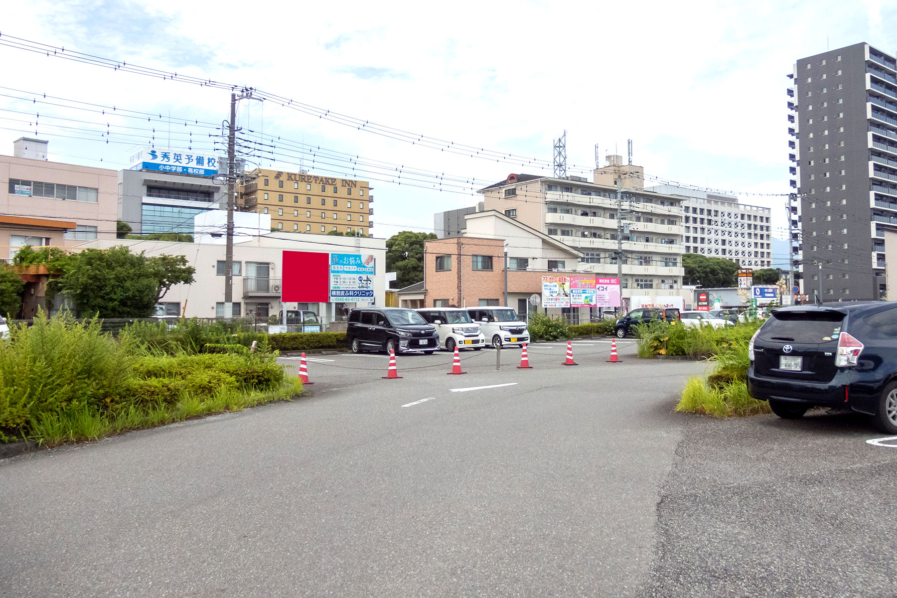 西友富士青島店駐車場前