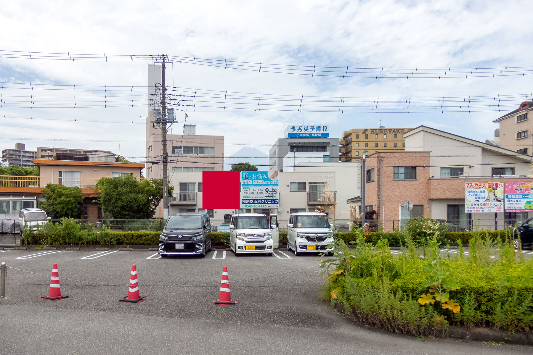 西友富士青島店駐車場前